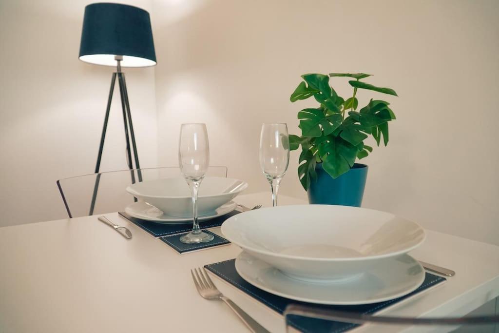 Modern 2 Bed Apartment Near City Centre 切姆 外观 照片