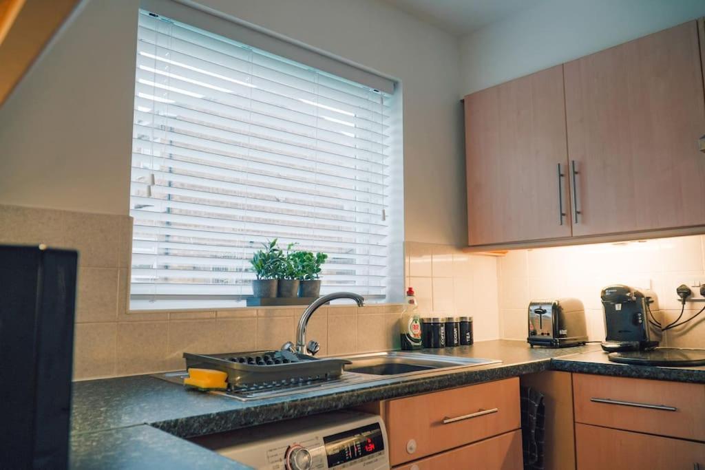 Modern 2 Bed Apartment Near City Centre 切姆 外观 照片